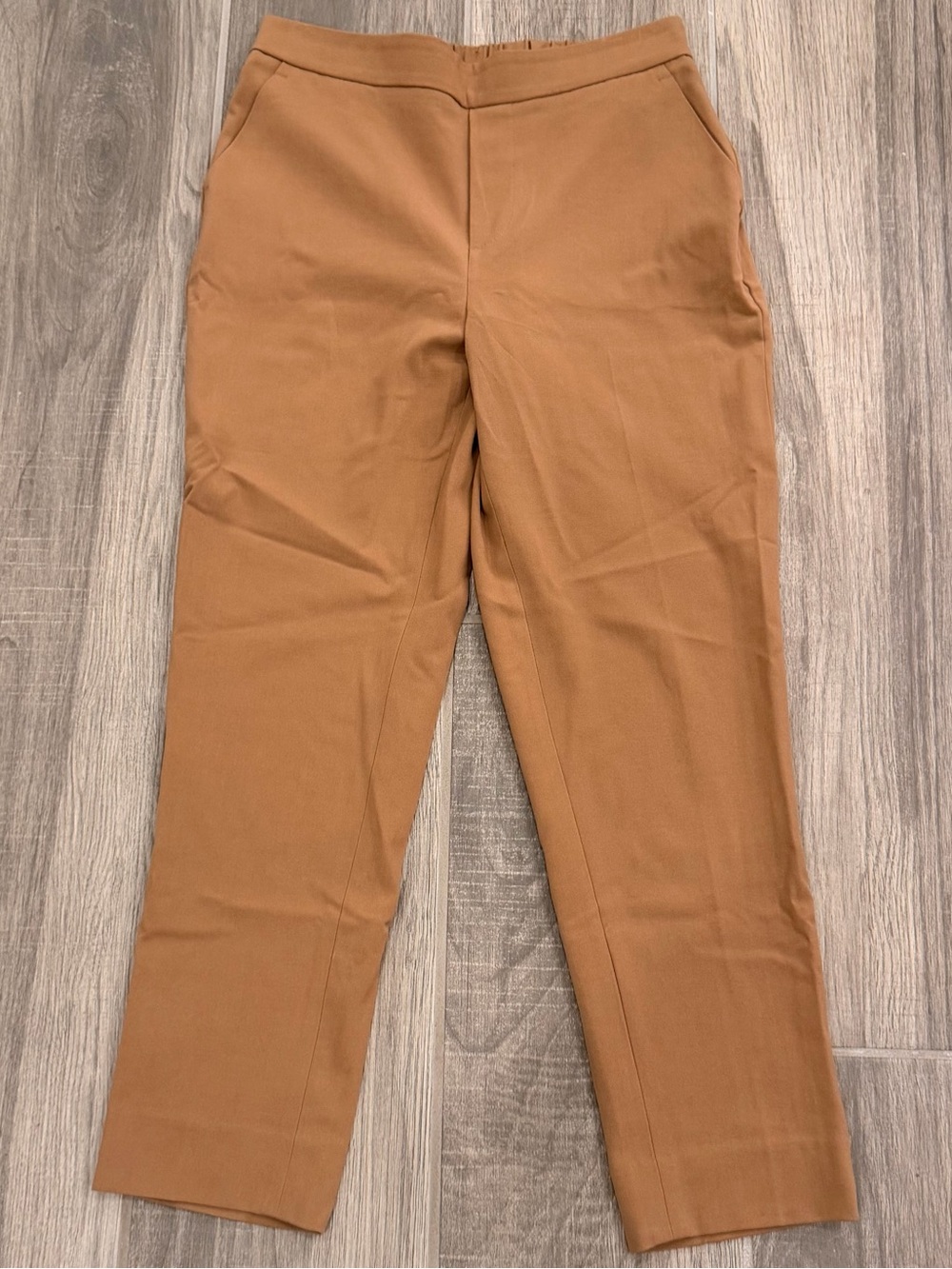 Banana Republic Ladies Tapered Relaxed Fit Pull-On Pant Size 6 Brown 27" Inseam